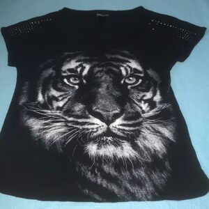 WET SEAL Tiger short sleeve stretchy lightweight top size M